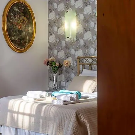 Sofia Luxury Between And Milano 4*