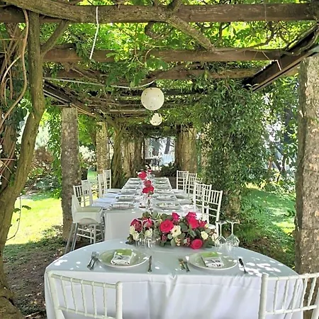 Hotel Sofia Luxury Between And Milano 4*