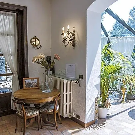 Sofia Luxury Between And Milano Hotel